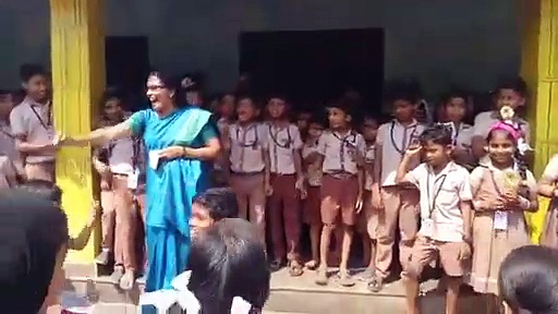 'തോറ്റമ്മേ, തോൽപ്പിച്ചമ്മേ..', ലൂസി ടീച്ചറിന്റെ മുദ്രാവാക്യം വിളി വൈറല്‍; ആവേശത്തില്‍ കുട്ടികളും