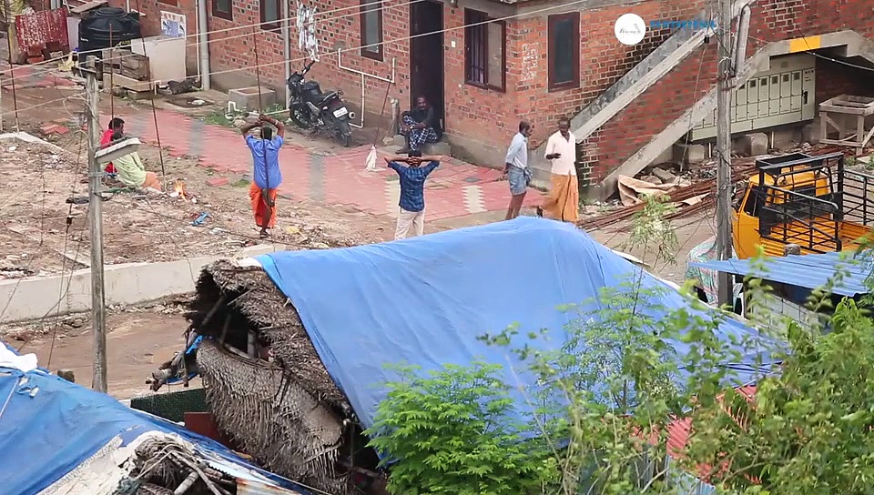 ദേശചരിത്രം മാറ്റിത്തുന്നുന്ന പെണ്ണുങ്ങള്‍, കരിമഠം ക്ലാസ് ബ്രാന്‍ഡായ കഥ