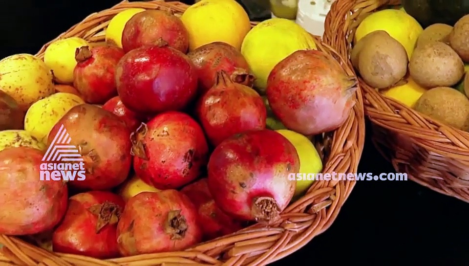 തേനും കരിമ്പും ചേര്‍ത്തൊരു ജ്യൂസ്, മലയാളികള്‍ക്ക് വൈവിദ്ധ്യമൊരുക്കി ഒരു ജ്യൂസ് കട