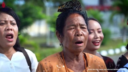 Presiden Jokowi dan Ibu Iriana Tinjau Pengolahan Hasil Panen Sorgum di Sumba Timur
