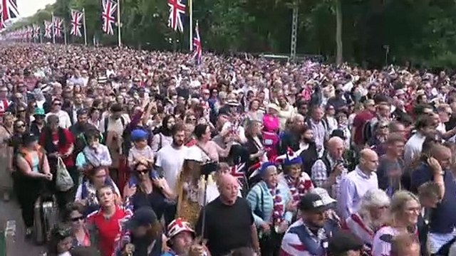 Isabel II cancela su participación en la misa de su jubileo debido a un malestar