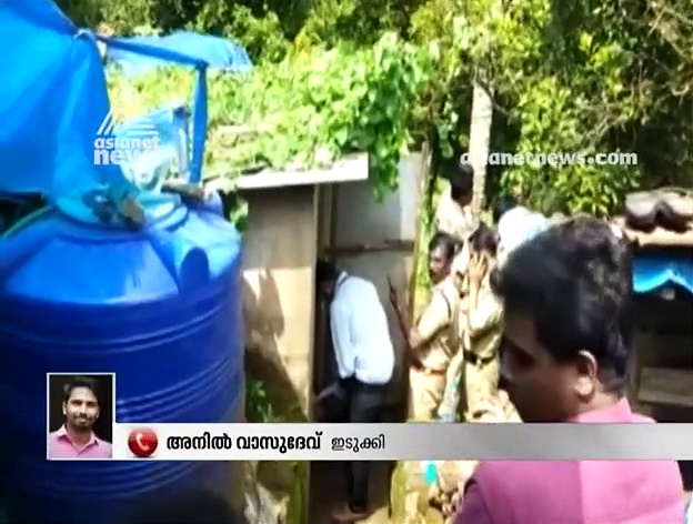 വീടിന്റെ ശുചിമുറിയില്‍ അവിവാഹിതയായ യുവതി കുഞ്ഞിനെ ശ്വാസം മുട്ടിച്ച് കൊന്നു