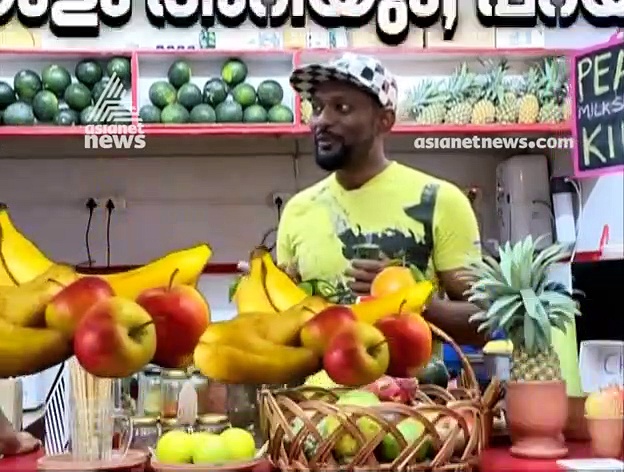 ജ്യൂസ് കിട്ടും..പക്ഷേ ഗ്ലാസിലല്ല..ഇതാ ഒരു വെറൈറ്റി ജ്യൂസ് കട