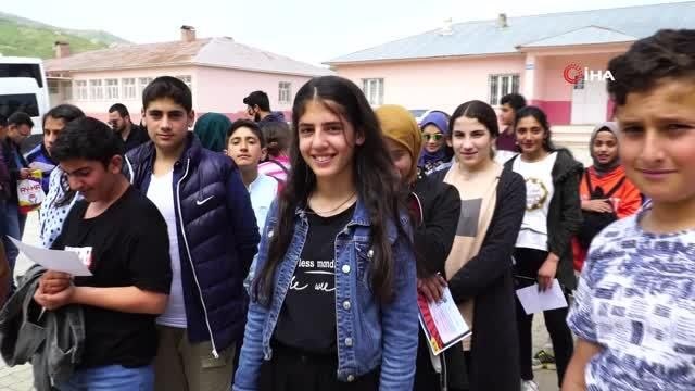 Okul okul gezen Muş polisi bin 500 öğrenciyi sinemayla buluşturdu