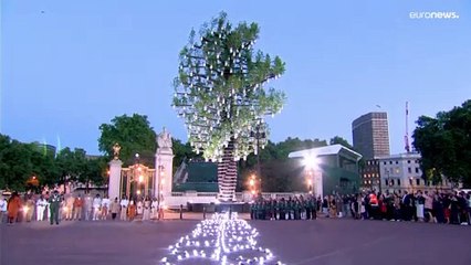 Сигнальные огни в честь платинового юбилея королевы