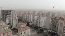 Kayseri'de toz taşınımı etkili oldu, araçların üzeri tozla kaplandı