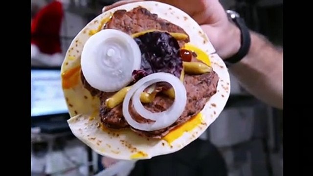 Dans les yeux de Thomas Pesquet et autres aventures spatiales EXTRAIT VF Avec ses coéquipiers