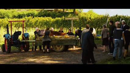 Die Kirche bleibt im Dorf Trailer DF