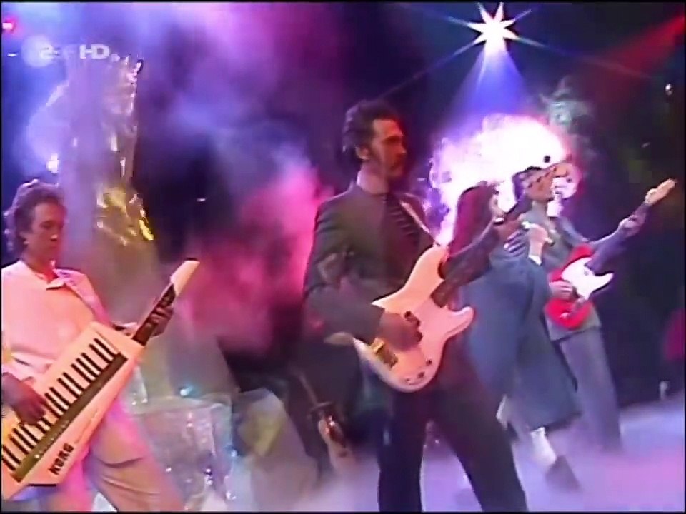 Kate Bush chante "Running up that Hill"