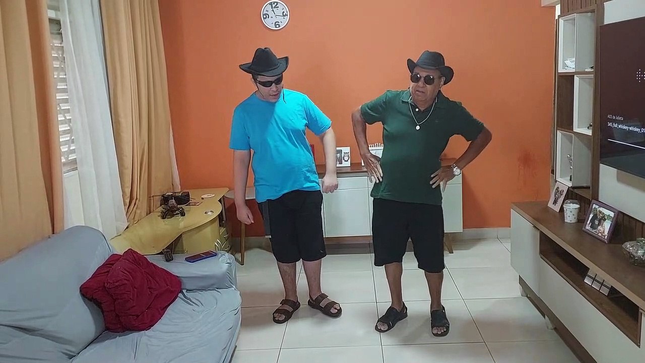 Luis Henrique e Vovô Valdivino Dançando Whiskey Whiskey