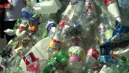 Greenpeace Activists Install ‘Perpetual Plastic Machine’ to Highlight the Global Plastic Problem