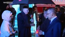 Cumhurbaşkanı Erdoğan, Esenboğa'da sevgi gösterileriyle karşılandı