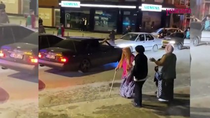 Zaferi bastonuyla kutladı! Görenler hayretle izledi