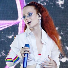 Jess Glynne skipped meeting Jay-Z because she had to wait for a delivery