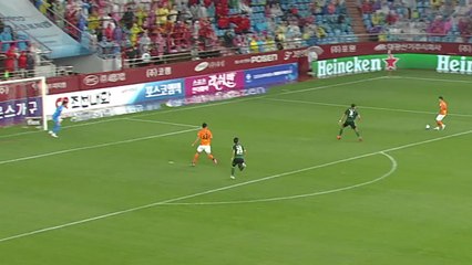 '고영준 결승골' 포항, 창단 50주년 기념 경기서 전북 격파 / YTN