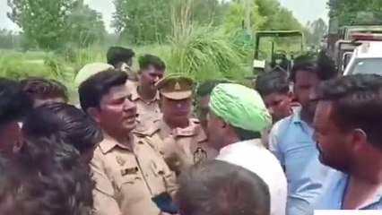 मुजफ्फरनगर: राजपूत समाज के लोगों की पुलिस से नोकझोंक, जमकर धक्का-मुक्की