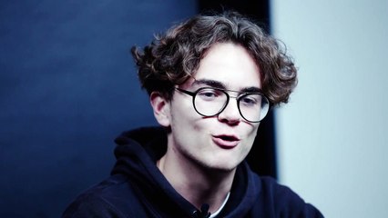 GEN Z sur Canapé : La Nouvelle Norme de l'Apparence ✨