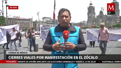 Familiares de internos de diferentes penales protestan en el Zócalo de la CdMx