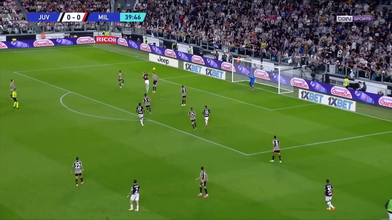 Résumé  Grâce à Giroud, Milan valide sa place en LDC, la Juventus au bord du précipice