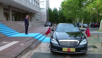 Abdullah Gül, seçimden zaferle ayrılan Cumhurbaşkanı Erdoğan'ı tebrik etti