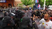 Kosova alev alev! Arnavut belediye başkanı istemeyen Sırp göstericiler güvenlik güçleriyle çatıştı: 41 NATO askeri yaralandı