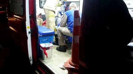 Vítima de acidente é socorrida pelo Siate no Guarujá