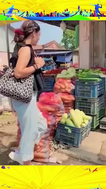 Funny Videos When Buying and Selling in the Market #funnyreels #funnyreelsvideo #funnyvideos #funnyvideosdaily #funnyvideo #videolucu