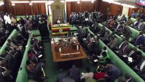 Uganda promulga controvertida ley que castiga las relaciones homosexuales
