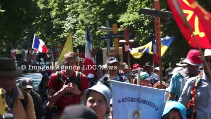 Arrivée à Paris du Pèlerinage du Sacré Coeur de Tradition. Paris/France - 29 Mai 2023