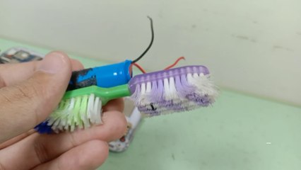 How to Make a Unique Toy From a Toothbrush That Can Run Using a Dynamo and a Recharge Battery