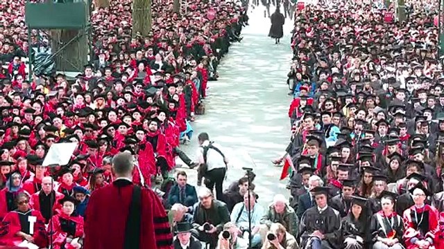 توم هانكس يحصل على الدكتوراه الفخرية من جامعة هارفارد