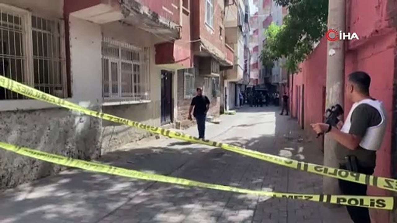 Diyarbakır’da terör yandaşları belediyenin çöp arabasını ateşe verdi
