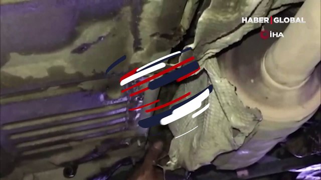 Antalya'da insanlık ölmemiş dedirten anlar: Otomobile giren yavru kediyi turizm çalışanları kurtardı 