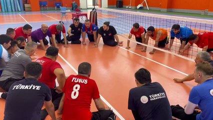 AKSARAY - Terör gazisi, Oturarak Voleybol Milli Takımı'nın başarısı için ter döküyor