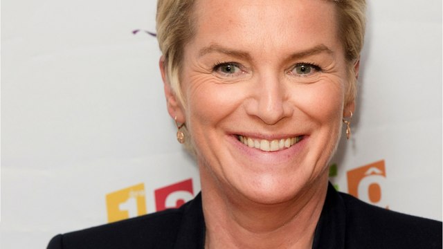 VOICI : Elise Lucet : son père était un célèbre chanteur