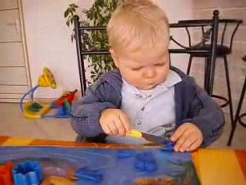 Léo et la pâte à modeler