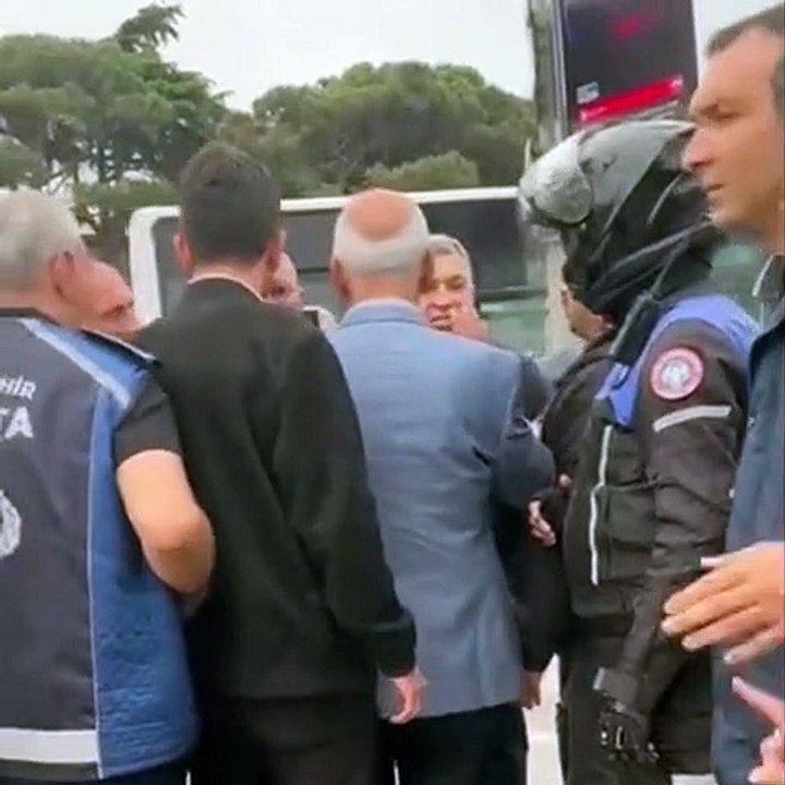 İBB İmar Müdürü Ramazan Gülten, Üsküdar'daki kaçak kafelerin yıkımı sırasında darp edildi