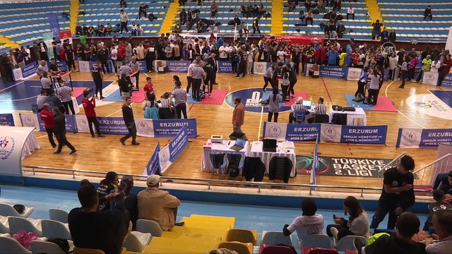 ERZURUM - Lisede başladığı bilek güreşinde genç yaşta uluslararası hakem oldu