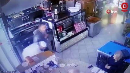 Dilencinin yaptığı rol, tiyatroculara taş çıkarttı