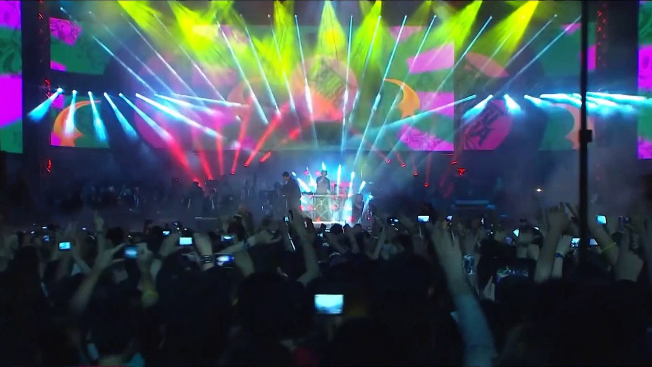 Fabri Fibra e Masini in estate a Capo Peloro