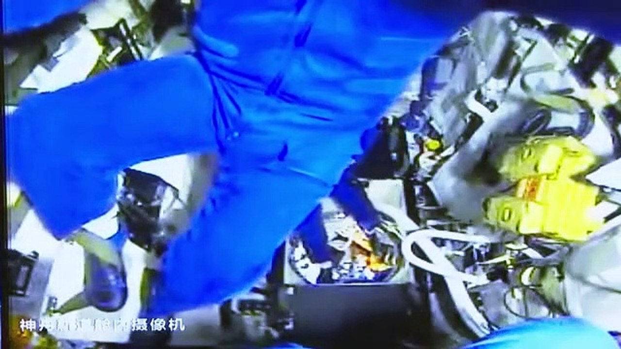 Les équipages de Shenzhou-15 et 16 se rencontrent à la Station spatiale
