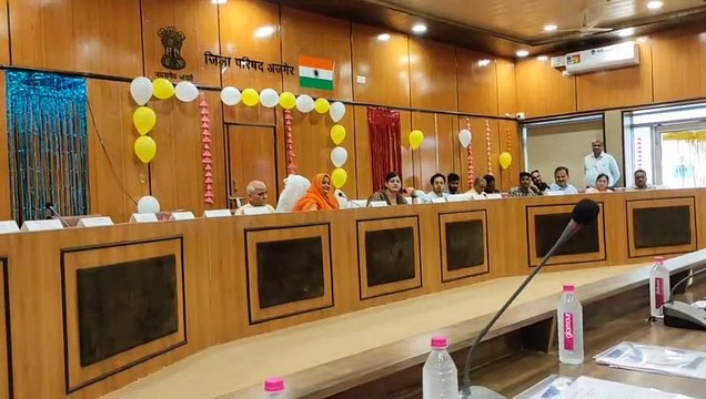 कलक्टर के बीच में से जाने पर नाराजगी, जिले के सभी विधायक गैरहाजिर