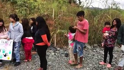 Indígenas protestam contra o marco temporal nas margens da BR-280, em Araquari