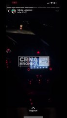 Vojnik puca iz automobila