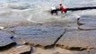 Pescadores resgatam tartaruga encalhada em Jequiá da Praia