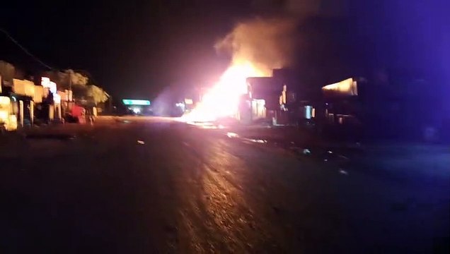 केमिकल का टैंकर होटल में घुसने से आग, एक जिंदा जला, एक की और आशंका