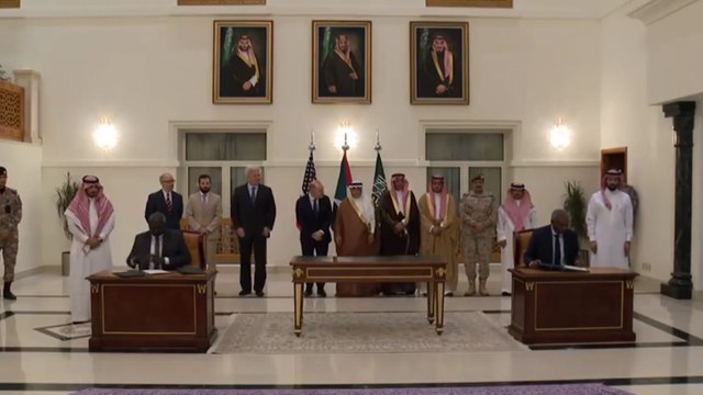 السودان.. استمرار الاشتباكات رغم تمديد الهدنة والبرهان يهدد باستخدام القوة المميتة