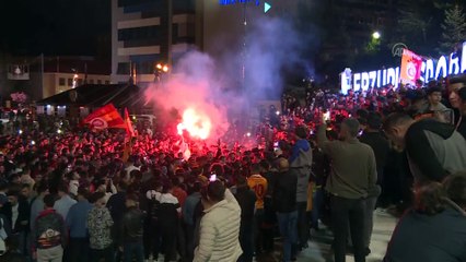 ERZURUM - Galatasaraylı taraftarlar, şampiyonluk sevinci yaşadı