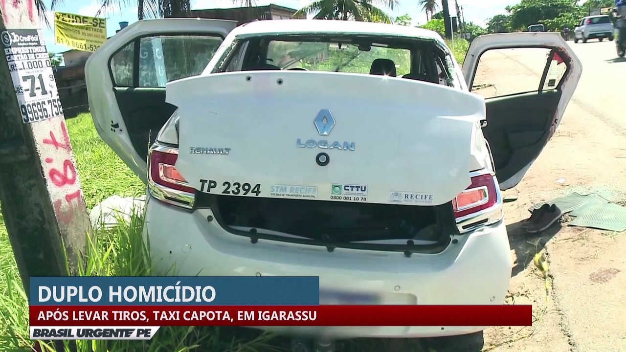 Após levar tiros, táxi capota, em Igarassu