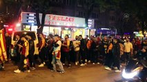 KOCAELİ - Galatasaraylı taraftarlar şampiyonluğu kutluyor